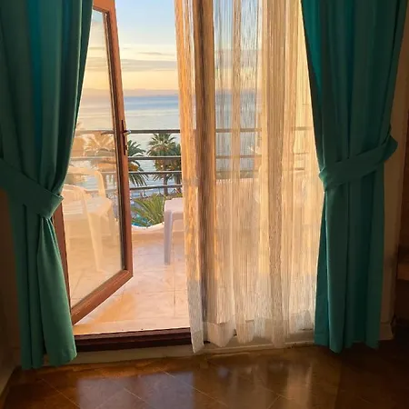 Hotel Shayna 4*